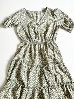 Green Leaf Print Tiered Midi Dress Size Small